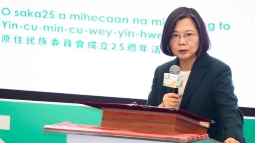 今天中美洲国家尼加拉瓜宣布断交中华民国。总统蔡英文对此表示，不因此影响台湾坚持参加国际民主社群决心跟努力。学者则认为，因选举问题尼国遭美制裁，顿时财政成最大的压力来源，为金钱奥援选择向北京靠拢；但北京财政问题亦严重。北京跟尼加拉瓜都被摒除在美国民主峰会门外，因此结交为各取所需跟相互取暖。 