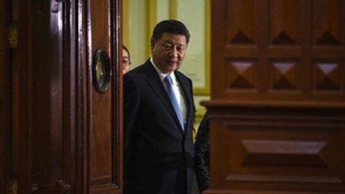习近平干预大大小小的政策事务，但有时他也对大小事务都要管感到疲惫，抱怨官员消极怠政，迫使他亲自下指令，突破“最后一道防线”。