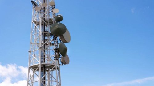 报告称加拿大在COVID-19封锁期间秘密追踪了3300万部手机 