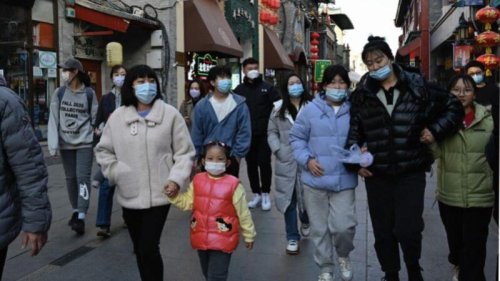 北大国发院院长姚洋近日在谈论政府征收个人所得税的问题时表示，他不支持再提高个税免征点，理由是月收入人民币 5000元“已经很高了”。相关影片在网络上一经公开，立即引发网民的热议。 