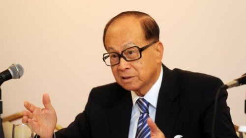 香港首富李嘉诚旗下的和记黄埔公司，近日参与广州市一场土地拍卖。这是李嘉诚时隔近10年重返中国房地产市场，引发舆论关注。分析人士认为，中共官方近年强力监管下，大陆房市惨淡，土地价格急降。可能让李嘉诚看到了商机。