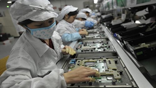 “越南出口额远超中国深圳”的话题在网络上发烧讨论。今年以来，受疫情爆发及中共封控“清零”措施的影响，深圳出口受到打击，而越南则外贸订单不断。今年3月份，越南的商品出口总额达到了深圳的两倍。