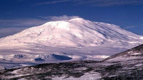 这座火山可喷出黄金 价值一天约6000美元