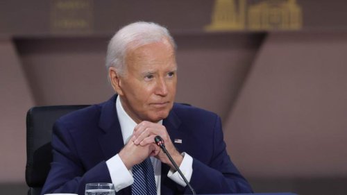 美国有线电视新闻网CNN现在承认乔·拜登的整个总统任期都是精心策划的骗局 拜登称他正在听从总司令的建议