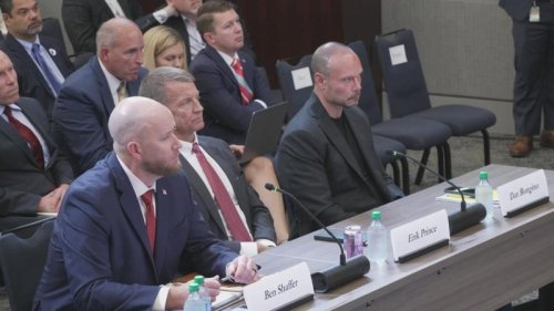川普集会反狙击手支持美议员“证据篡改”惊人指控  特别工作组重返现场 多名特勤局特工被停职  嫌犯邻里：枪手一家是个谜