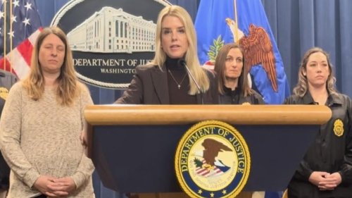 美国司法部长起诉纽约州高官  包括纽约州的州长、司法部长 和车辆管理局局长