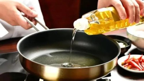 警惕烹饪的隐形杀手：油温过高的健康风险与安全指南